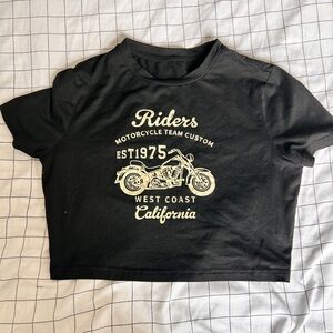 💫black and apricot baby tee
💫only worn three time
💫great quality